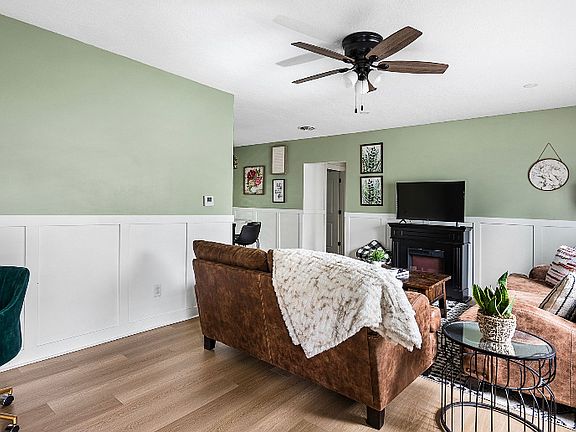 4th image of 204 Pershing Ct