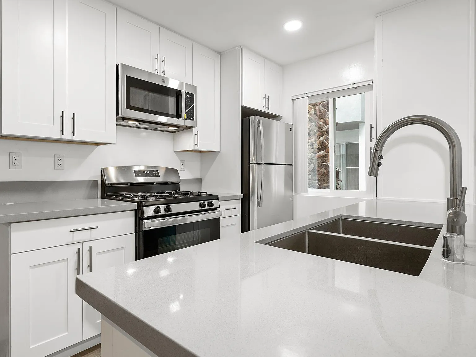 Kling Trio Apartments — Photo 3