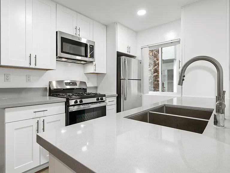 Kling Trio Apartments — Photo 11