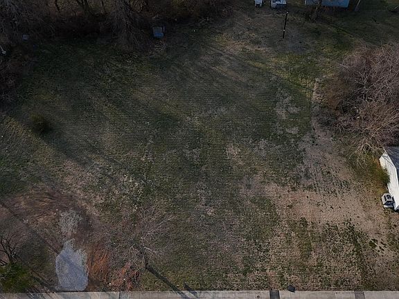 3rd image of 1805 Woodmill Rd