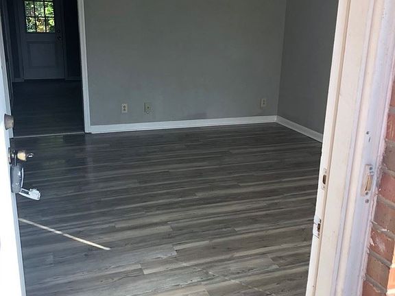 3rd image of 1681 Baltimore Dr APT C