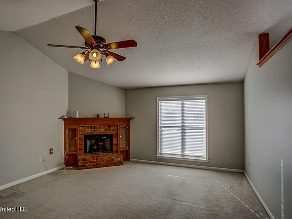 4th image of 6285 Oak Run Dr W