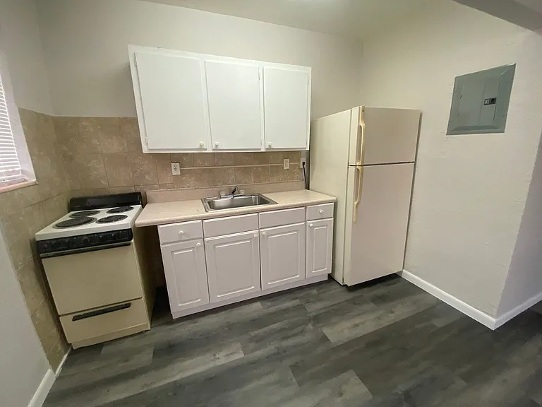 361 Sharar Ave — Photo 11