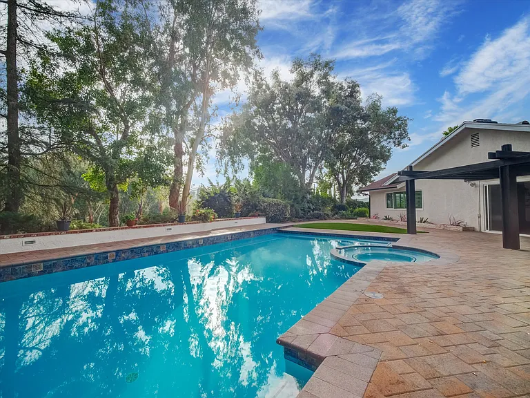 4732 Del Moreno Dr — Photo 87