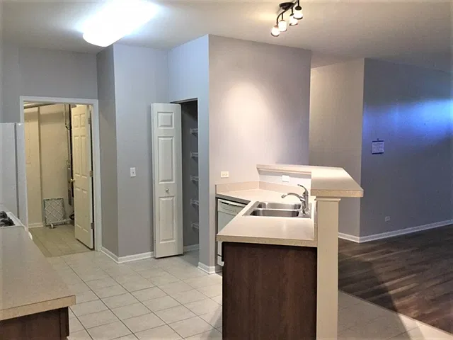 2 bed, 2.0 bath, 1283 sqft, $2,235 — Photo 4