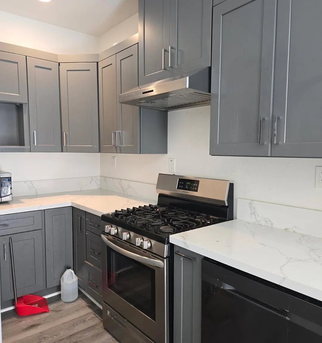 4 bed, 1700 sqft, $4,750 — Photo 2