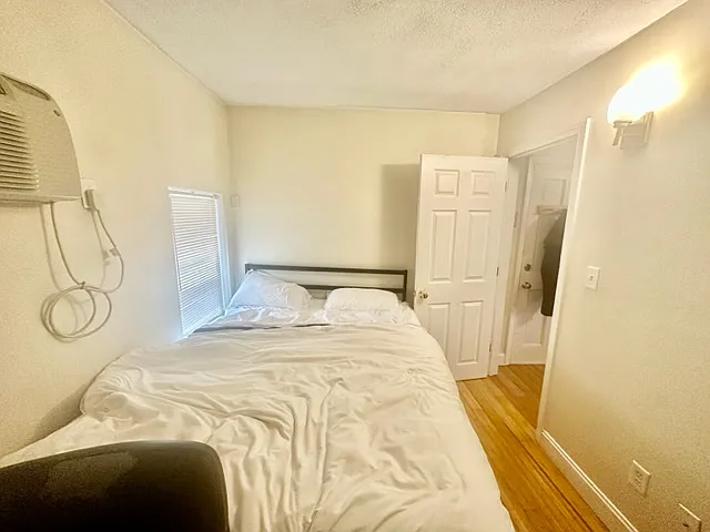 20 Bartlett Pl #3 — Photo 5