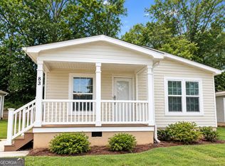 83 Willow Dr E, Newnan, GA 30263