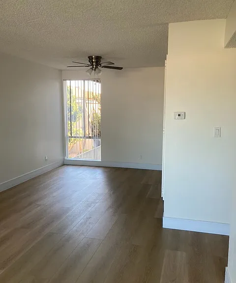 Orange Apartments — Photo 13