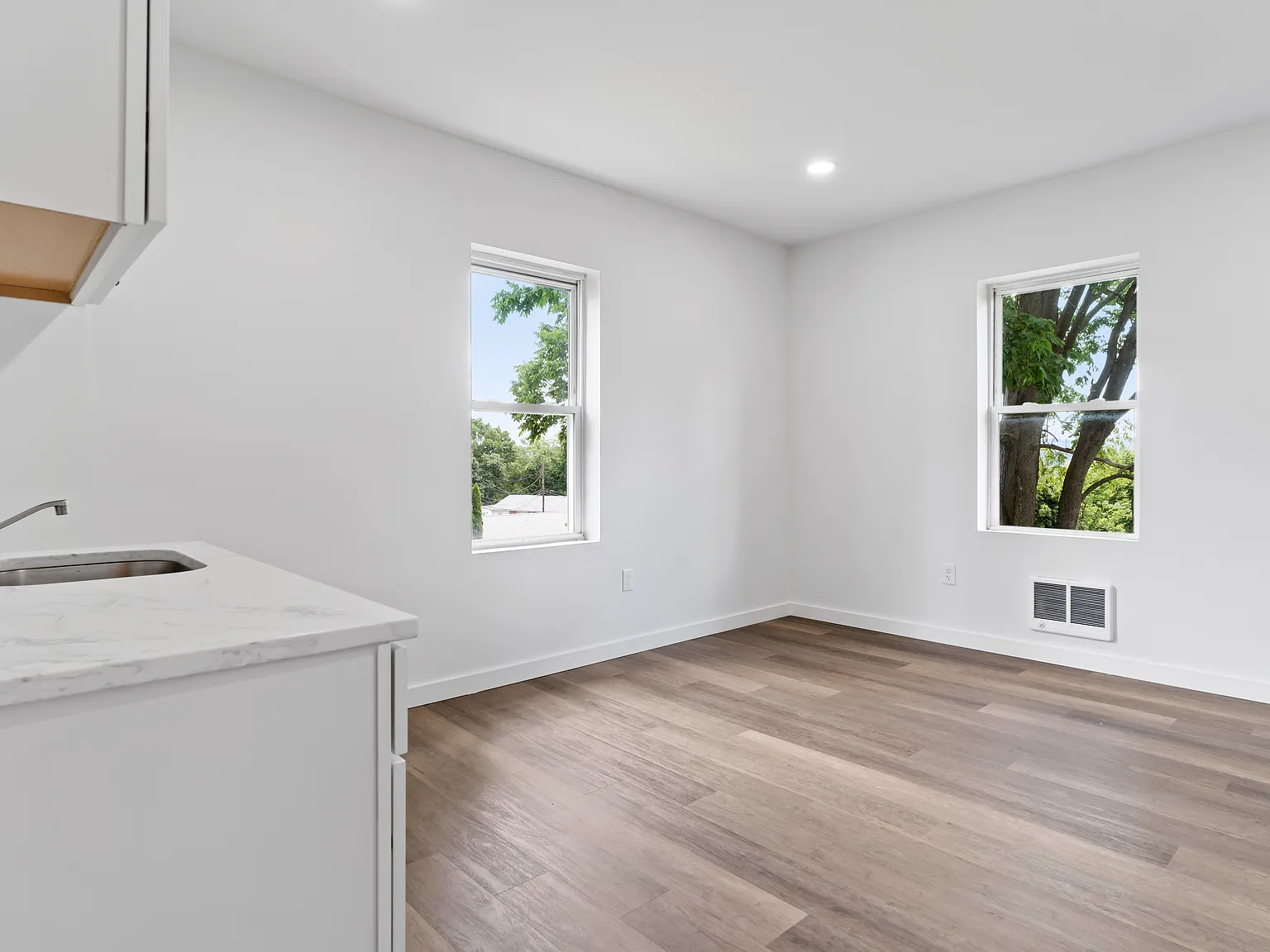4 bed, $2,150 — Photo 3