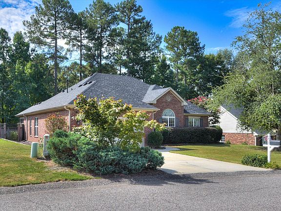 3rd image of 440 Bainbridge Dr