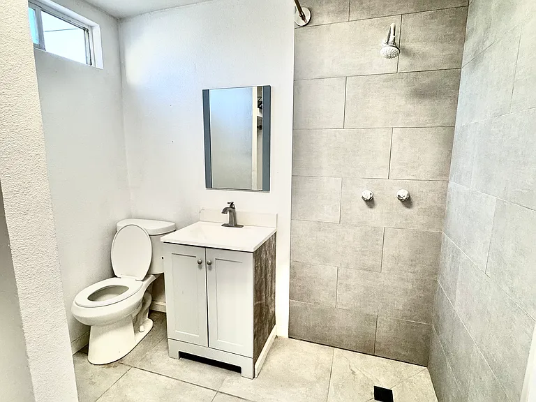 525 Sycamore Pl — Photo 8