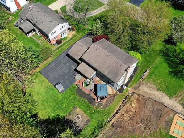8676 Squirrel Hill Dr NE, Warren, OH 44484