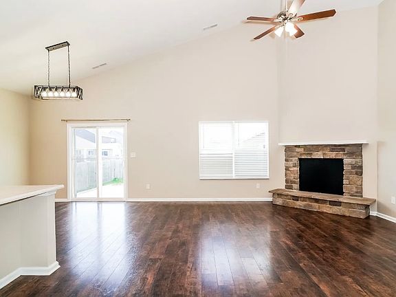 2nd image of 823 Fieldstone Dr