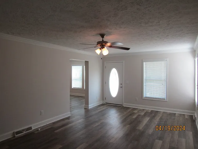 2130-HWY 111th — Photo 7