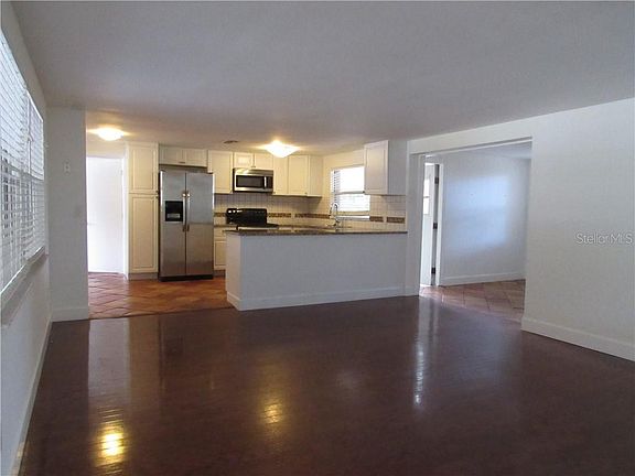 2nd image of 2130 Pine Ter