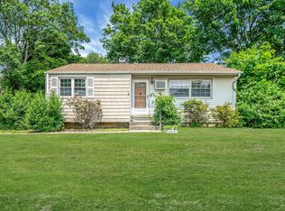 35 13th St, Bohemia, NY 11716