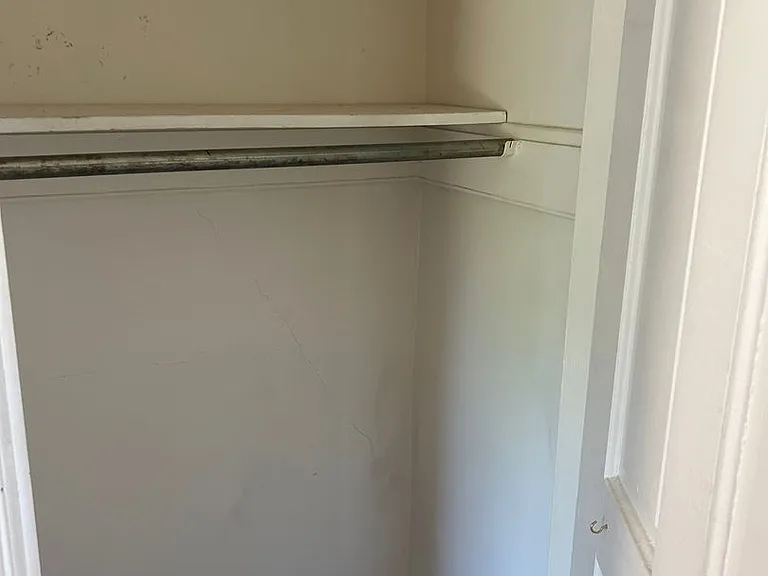 2420 Kenilworth Ave — Photo 6