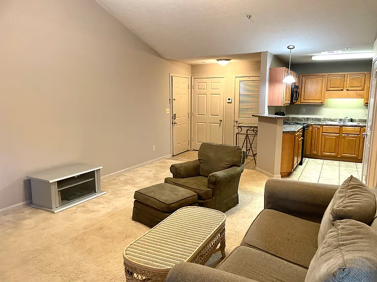2301 Veterans Memorial Pkwy #610 — Photo 3
