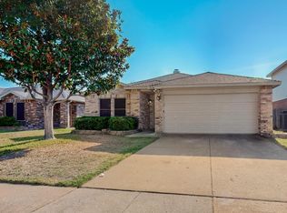 5204 Royal Burgess Dr, Fort Worth, TX 76135