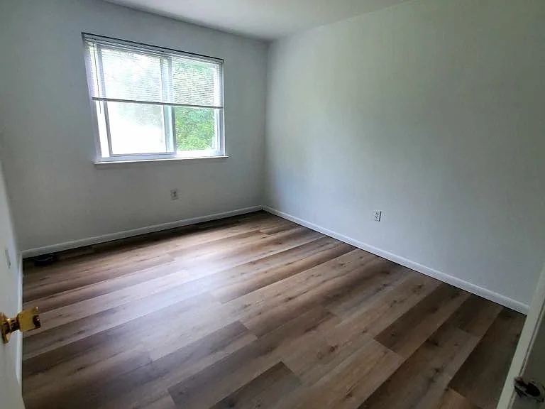 182 Michele Way — Photo 10