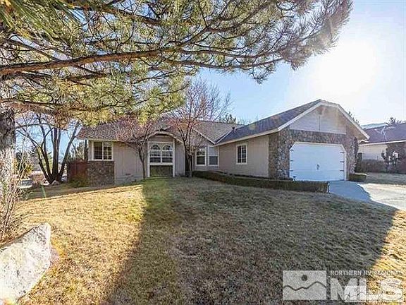 2nd image of 1101 W Winnie Ln