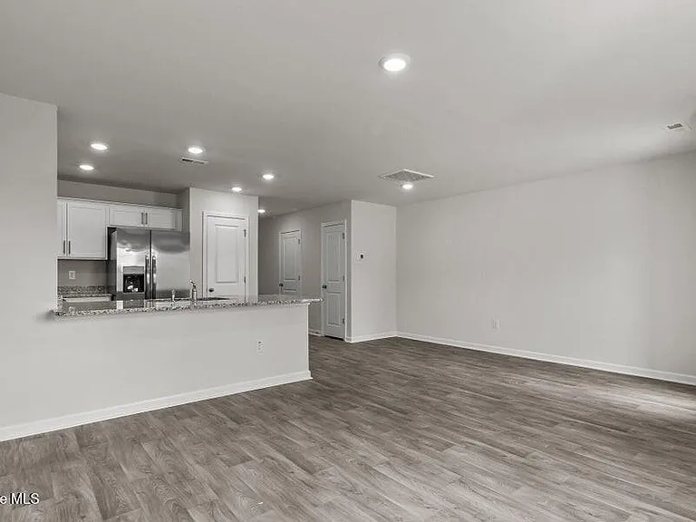 2305 Gracie Ln — Photo 9