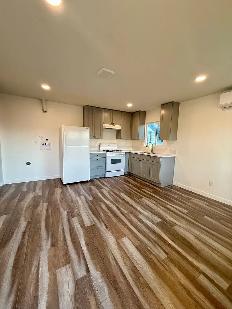 Beautiful 2 Bedroom. Must See! — Photo 2