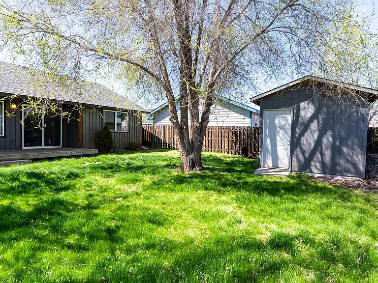 2217 SW Lava Ct — Photo 18