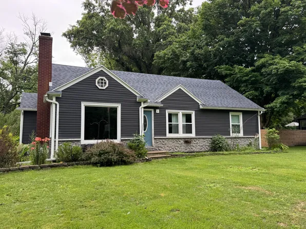 2728 Brook Dr, Kalamazoo, MI 49048