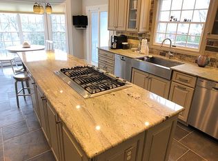 14062 Forest Crest Dr, Chesterfield, MO 63017