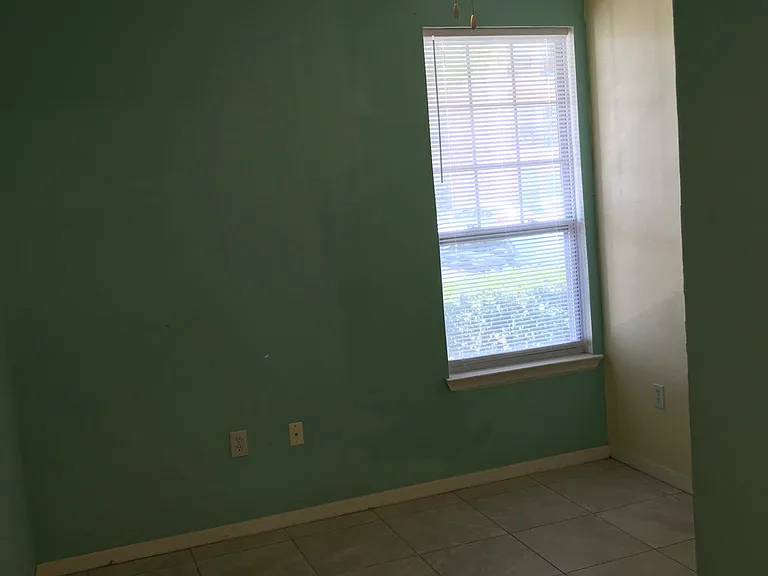 2000 Erving Cir #GROUND FLOOR — Photo 8