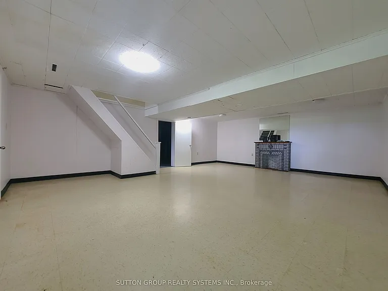 998 King Rd — Photo 20