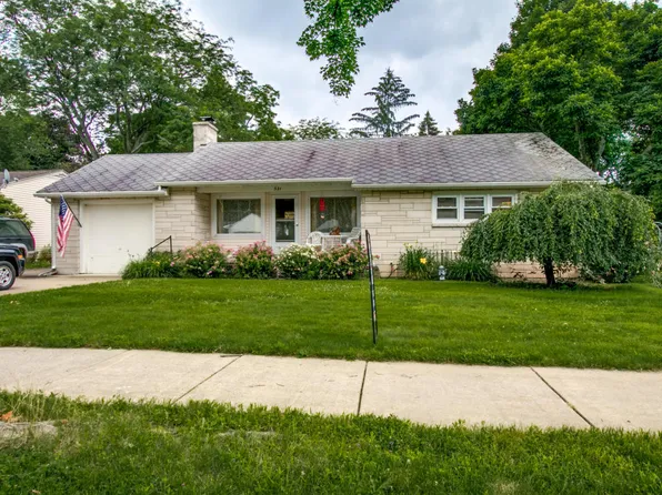 521 N Dr W, Marshall, MI 49068