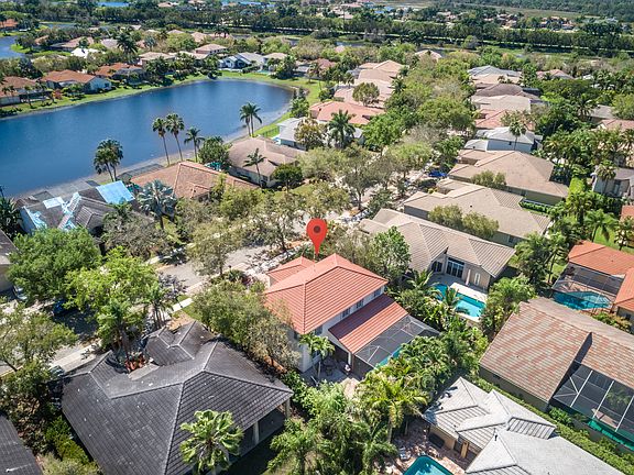 3rd image of 2777 Oakbrook Ln