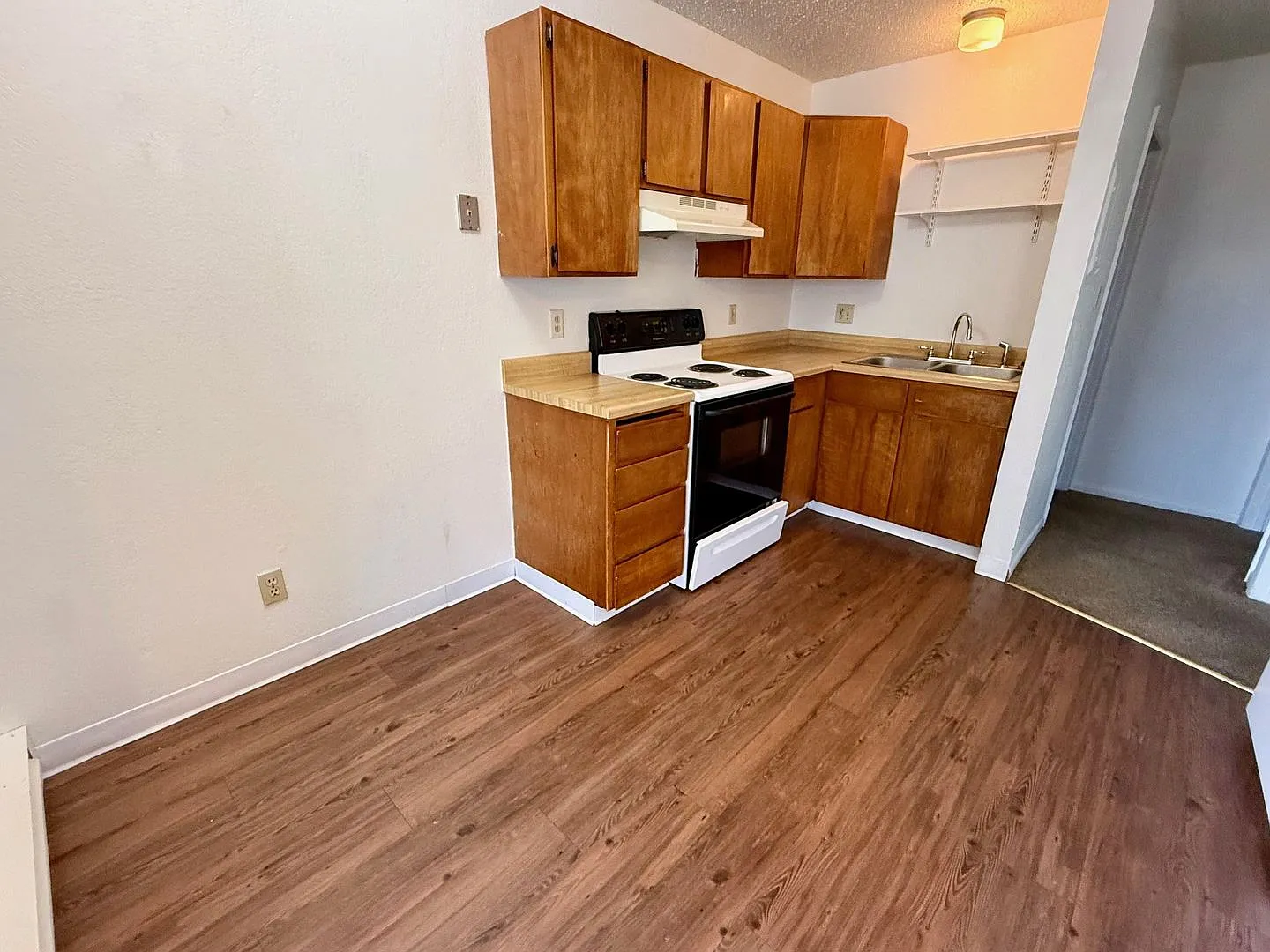 1111 S Chestnut — Photo 3