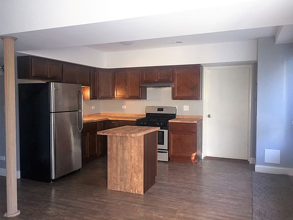 3rd image of 481 Orchard St