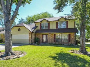 724 Manor Dr, Angleton, TX 77515