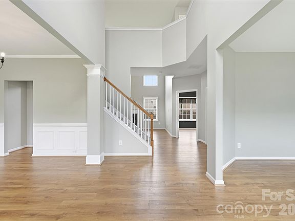 4th image of 5803 Lindley Crescent Dr