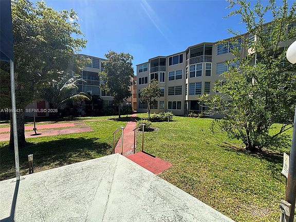 2nd image of 1501 NE 191st St APT C211