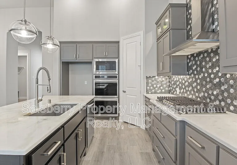 1314 20th St — Photo 7
