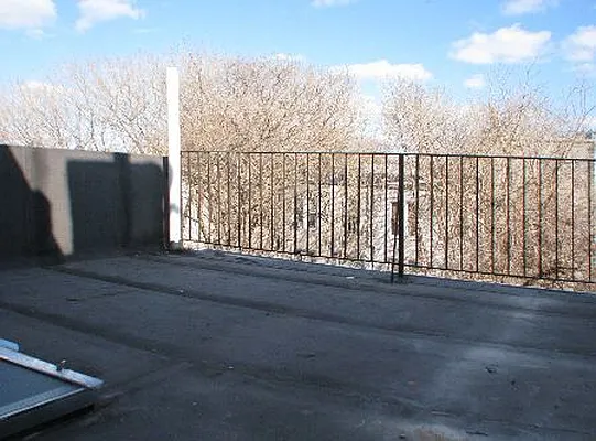 Rented by Nooklyn NYC LLC | media 52