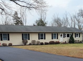 102 Rockafellows Mill Rd, Flemington, NJ 08822