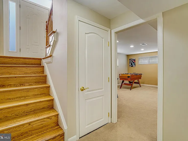 8651 Cromwell Dr — Photo 36