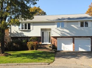 91 Mary Chilton Rd, Needham, MA 02492