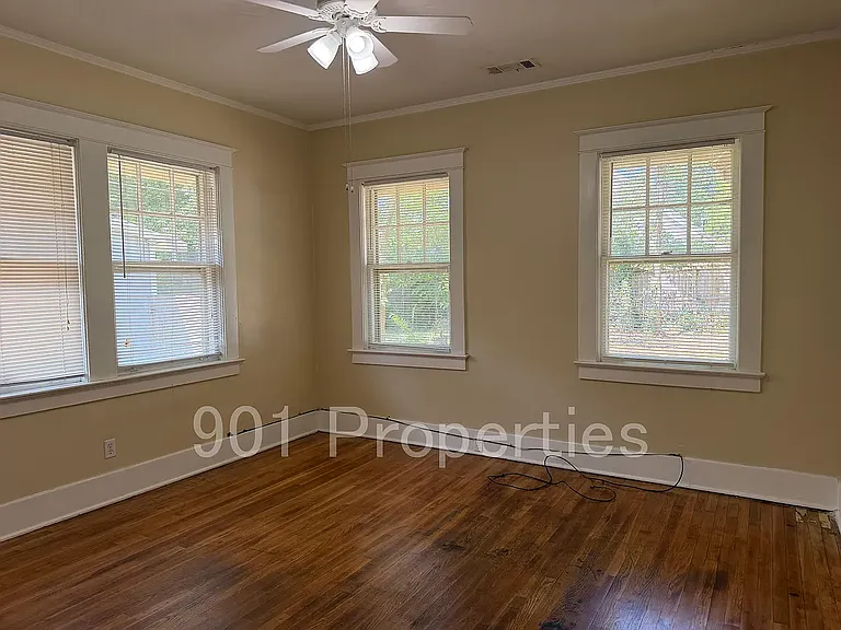 1055 S Cox St — Photo 12