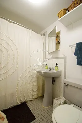 Rented by Red Sparrow Realty Group | media 18