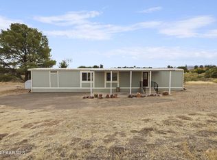 17249 E Trails End Rd, Mayer, AZ 86333