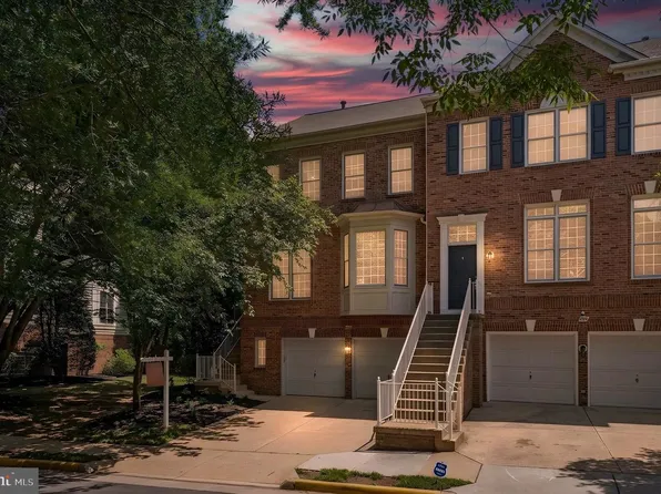 9546 Lagersfield Cir, Vienna, VA 22181