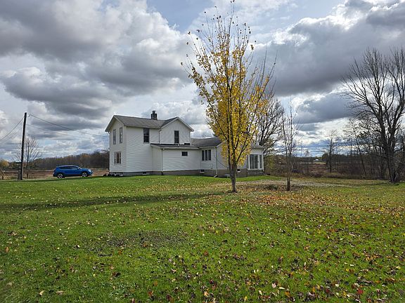 3rd image of 7591 Crane Rd